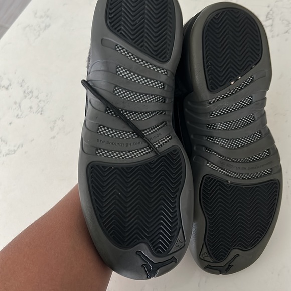 Jordan sneakers 7y - Picture 4 of 5